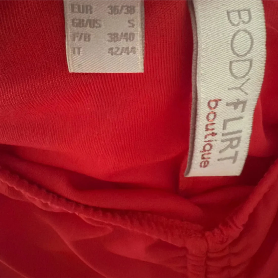 Röd kortklänning från Bodyflirt - 2