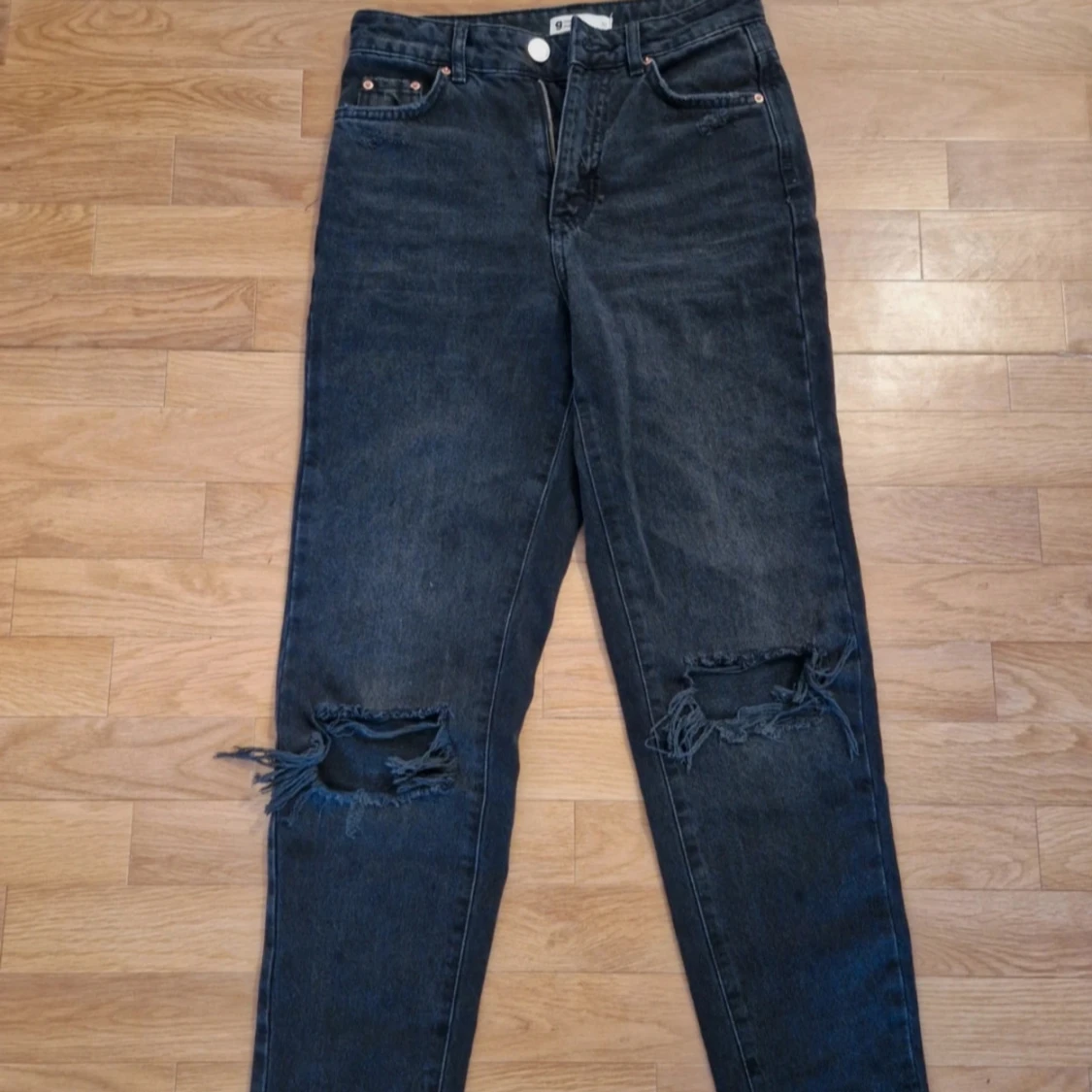 Svarta ripped jeans från Perfect Jeans