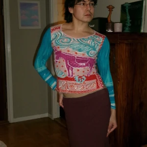 Färgglad långärmad tröja med tryck - Y2k långarmad från Costa Barcelona