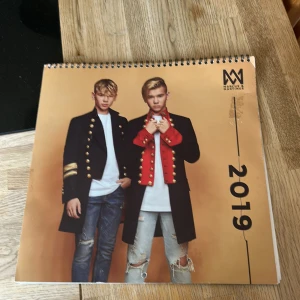 Marcus o Martinus kalender - Finns inte att köpa längre. Har oxå deras signatur från 2019