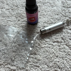 Tandsmycke - Tandsmycke olika former man kan göra fjärilar och hjärtan och mycket mer.Man får med lim och led så de kan stelna. 