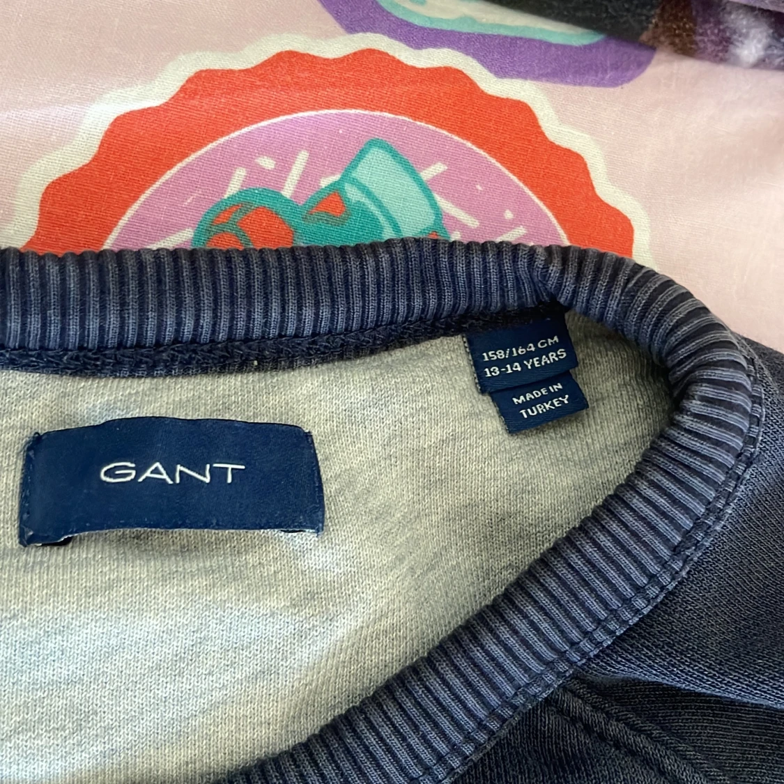 Mörkblå sweatshirt från Gant - 2