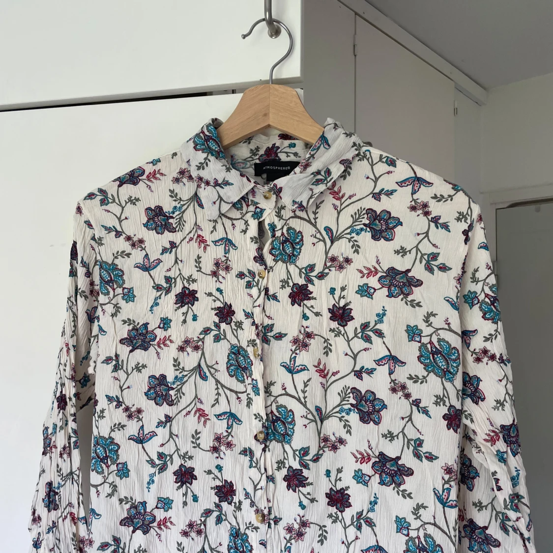 Blommig långärmad skjorta Atmosphere