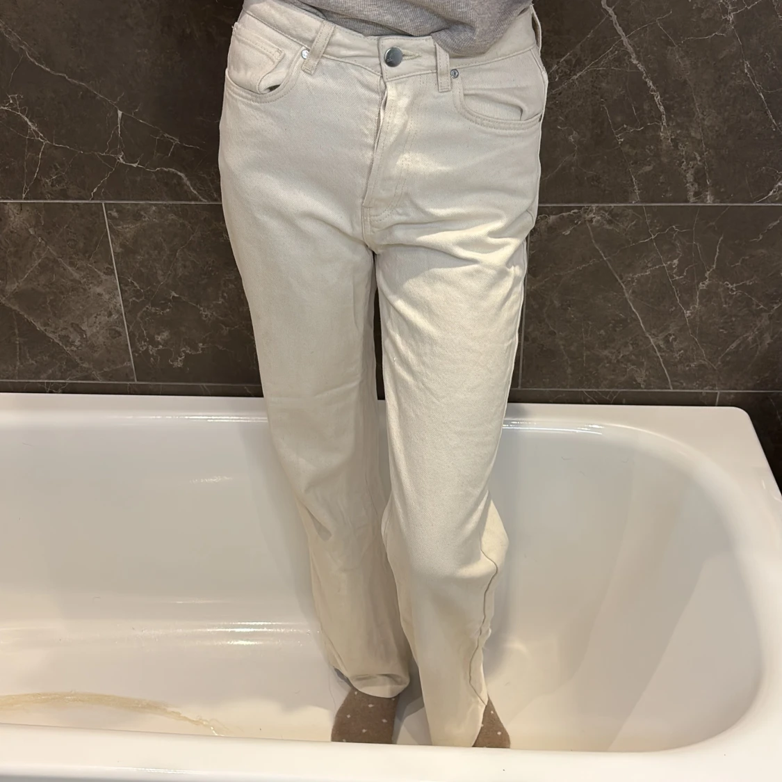 Högmidjade vita jeans med straight form - 3