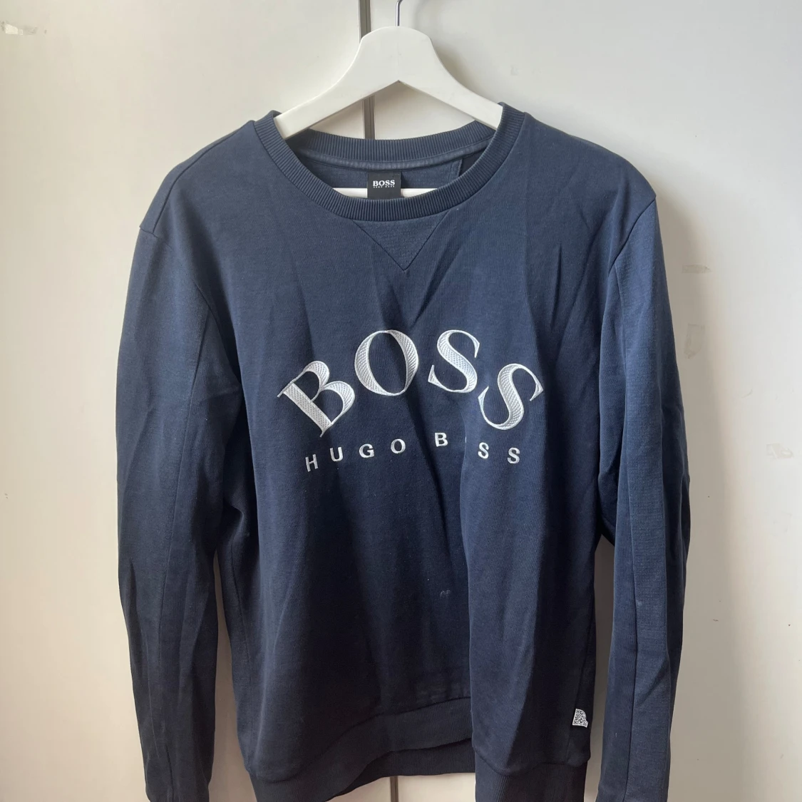 Mörkblå sweatshirt från Hugo Boss