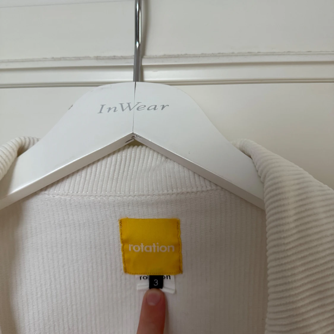 Vit manchesterjacka från Rotation - 1