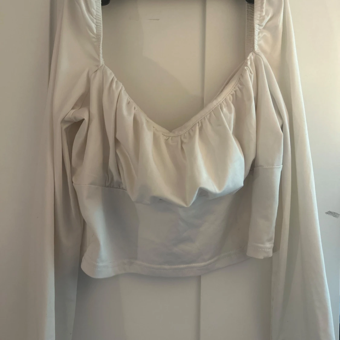 Vit croppad topp från SHEIN - 1