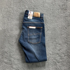 Helt nya Nudie jeans  - Nudie jeans | Skick 10/10 | Size - 31/28 | Fraktar via postNord eller instabox på köparens bekostnad | Hör av dig vid minsta frågor eller funderingar // LuxeCloset