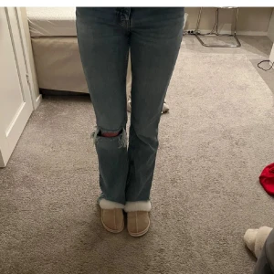 håliga jeans  - jättesnygga men kommer tyvärr inte till användning 