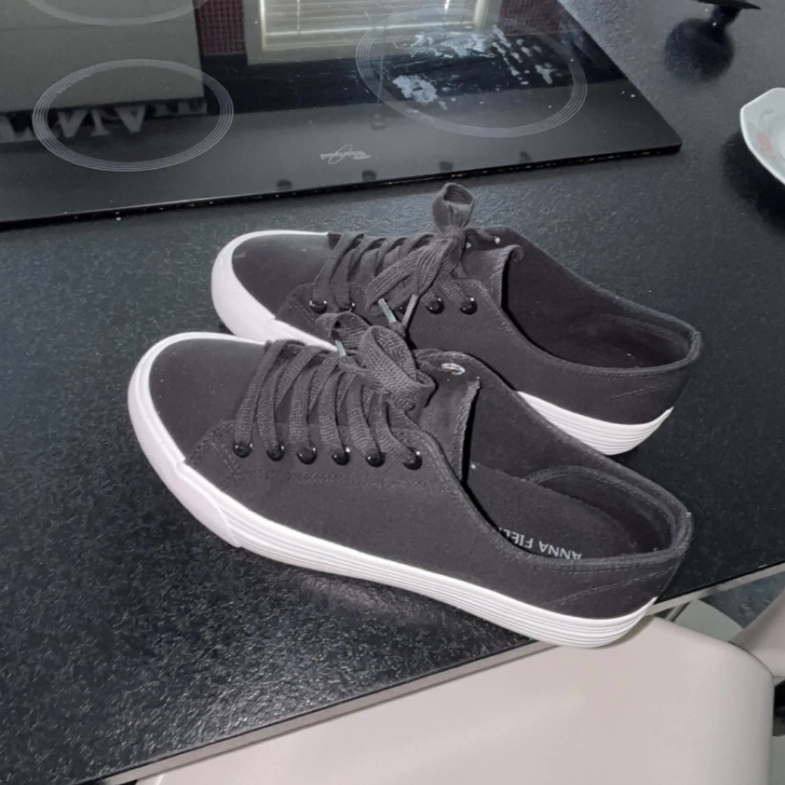 Svarta sneakers från Anna Field