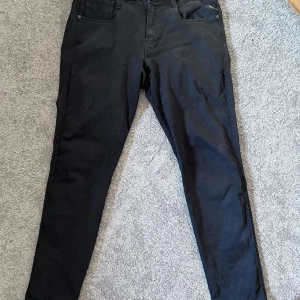 Replay jeans - Säljer sköna replay Jens pga för små för mig. St 30