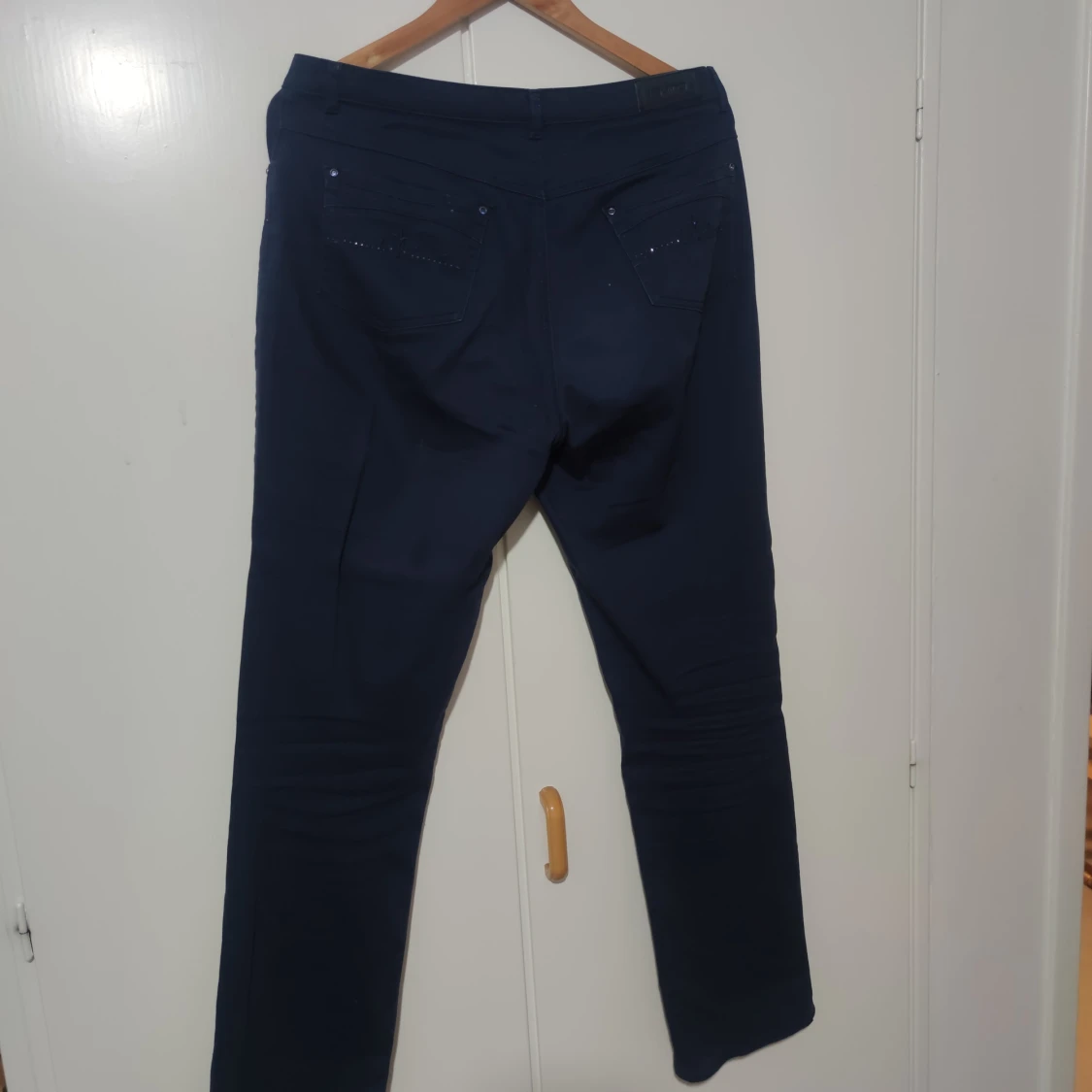 Blå lågmidjade jeans  - 1