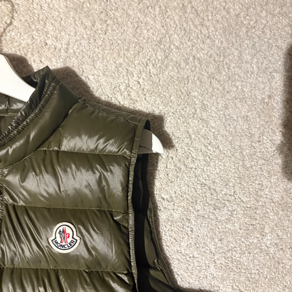 Olivgrön väst från Moncler - 1