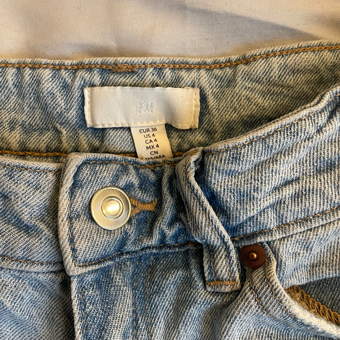 Ljusblå jeans från H&M - 1