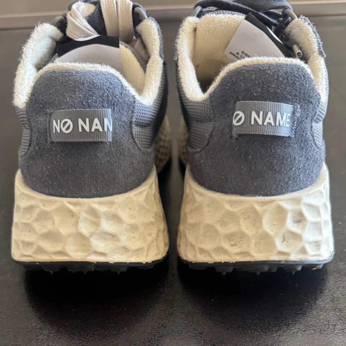 Ljus blå sneakers från No Name - 2