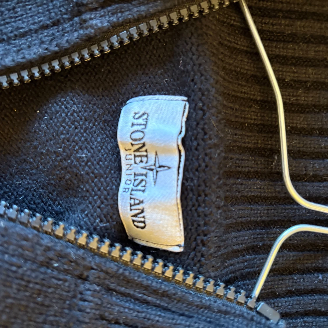 Svart tröja med dragkedja från Stone Island - 3