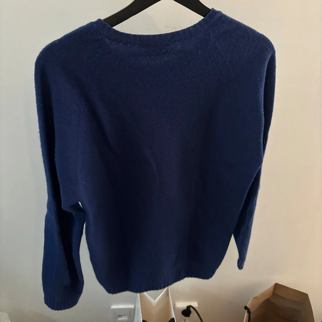 Blå tröja i 100% ull från Oscar Jacobson  - 1