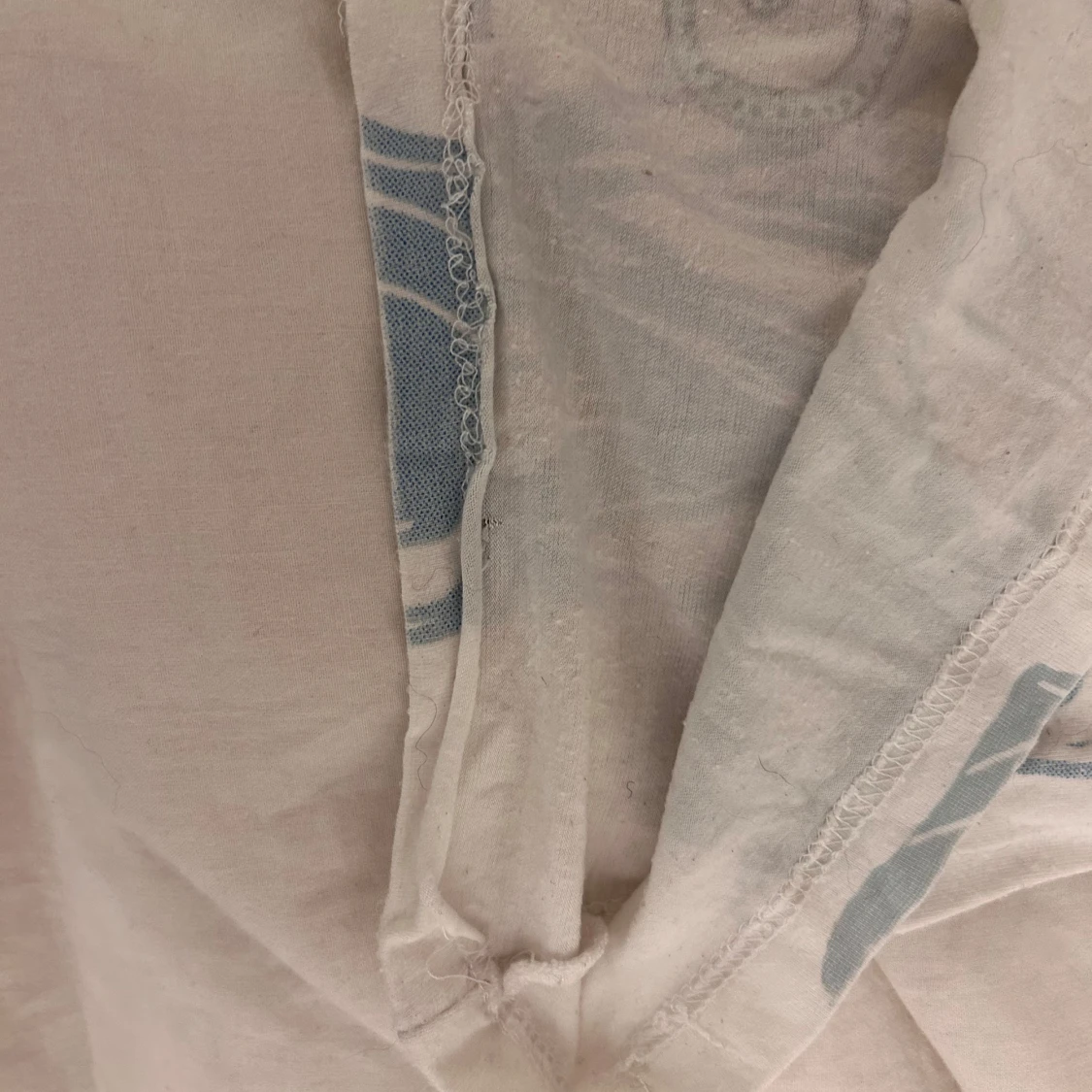 Vit t-shirt med färgglatt tryck från Christian Audigier - 4