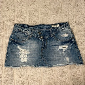 Jeanskjol  - Midjemått: 37cm 💖