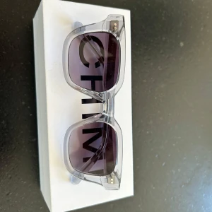 Chimi solglasögon  - Tjena säljer ett par chimi solglasögon som nästan aldrig är använda.