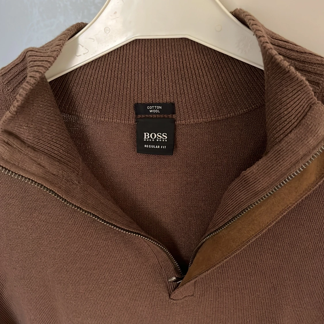 Brun tröja med dragkedja från Boss - 1