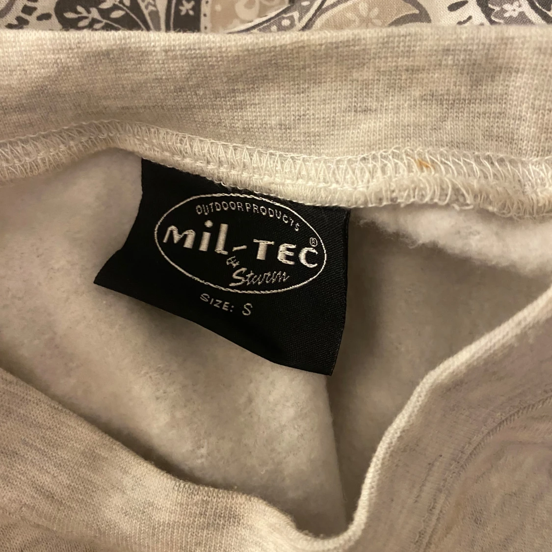 Grå sweatshirt från Mil-Tec - 2