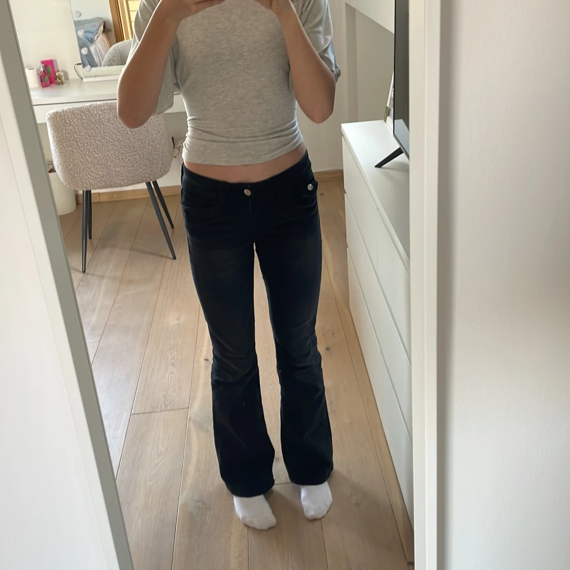 Svarta bootcut jeans gina tricot