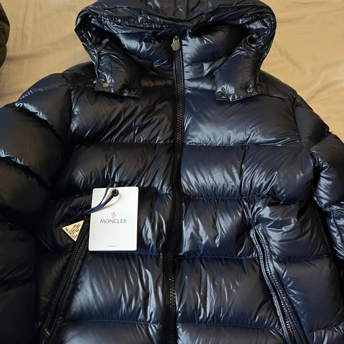 Mörkblå dunjacka från Moncler