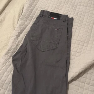 Tommy Hilfiger chinos - Nyskick!