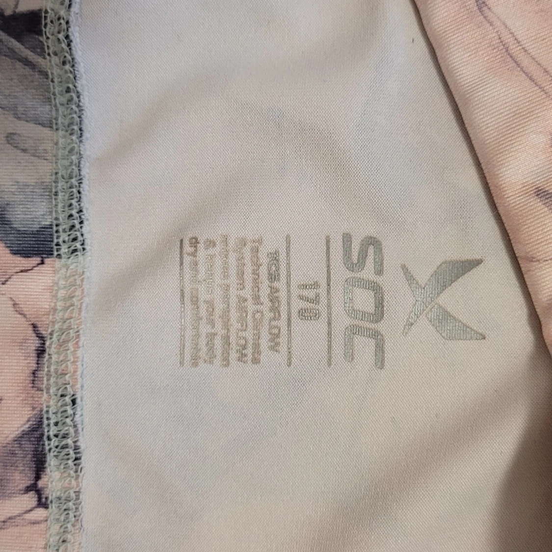 Blommig sporttopp från SOC - 2