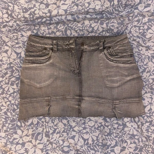 Grå jeans kjol - Super fin!! Bra skick 