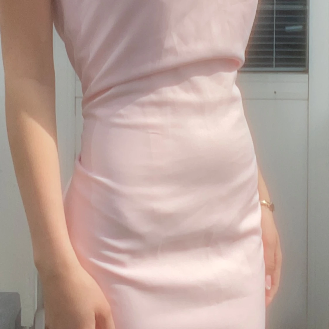 Ljusrosa halterneck långklänning - 3