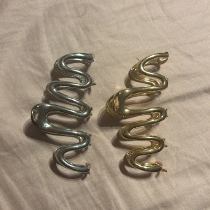  hårklämmor i silver och guld - Båda för 100kr eller köp styck för 50kr aldrig använda 