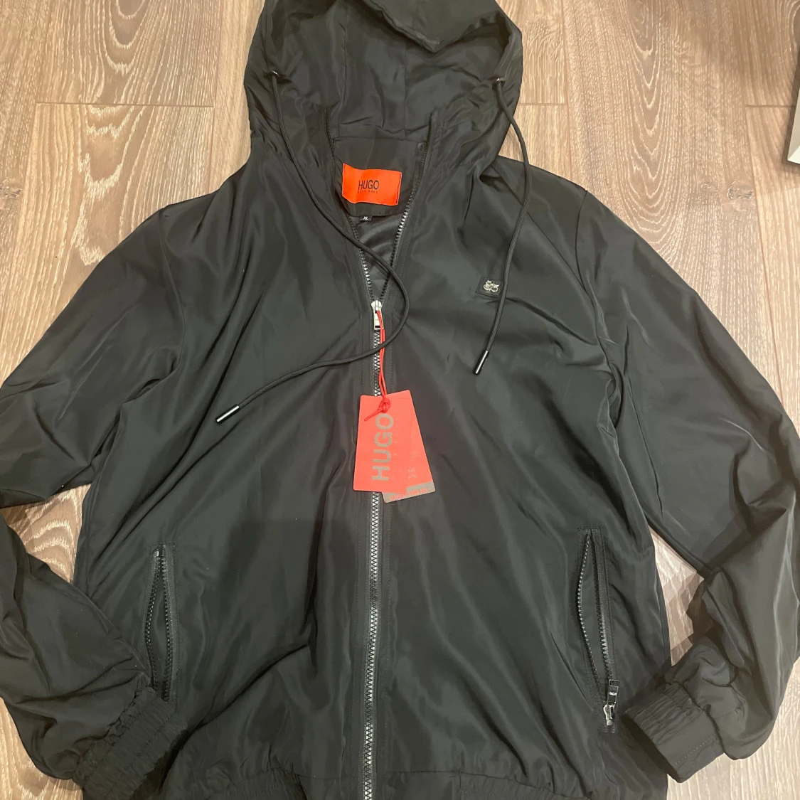 Svart vindjacka från Hugo Boss