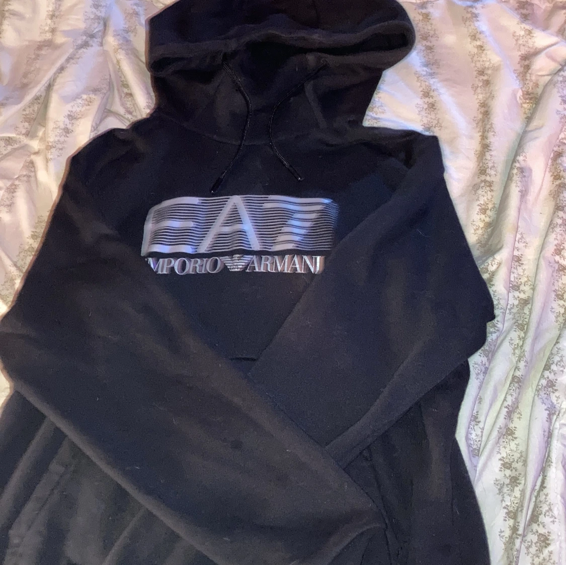 Svart hoodie från Emporio Armani EA7