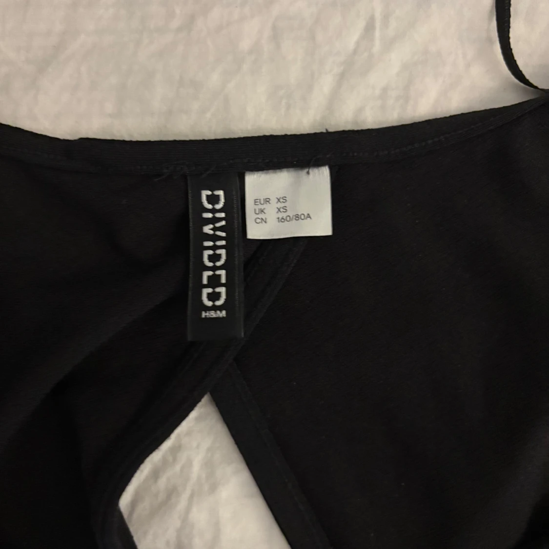 Svart croppad knytblus från H&M Divided - 2