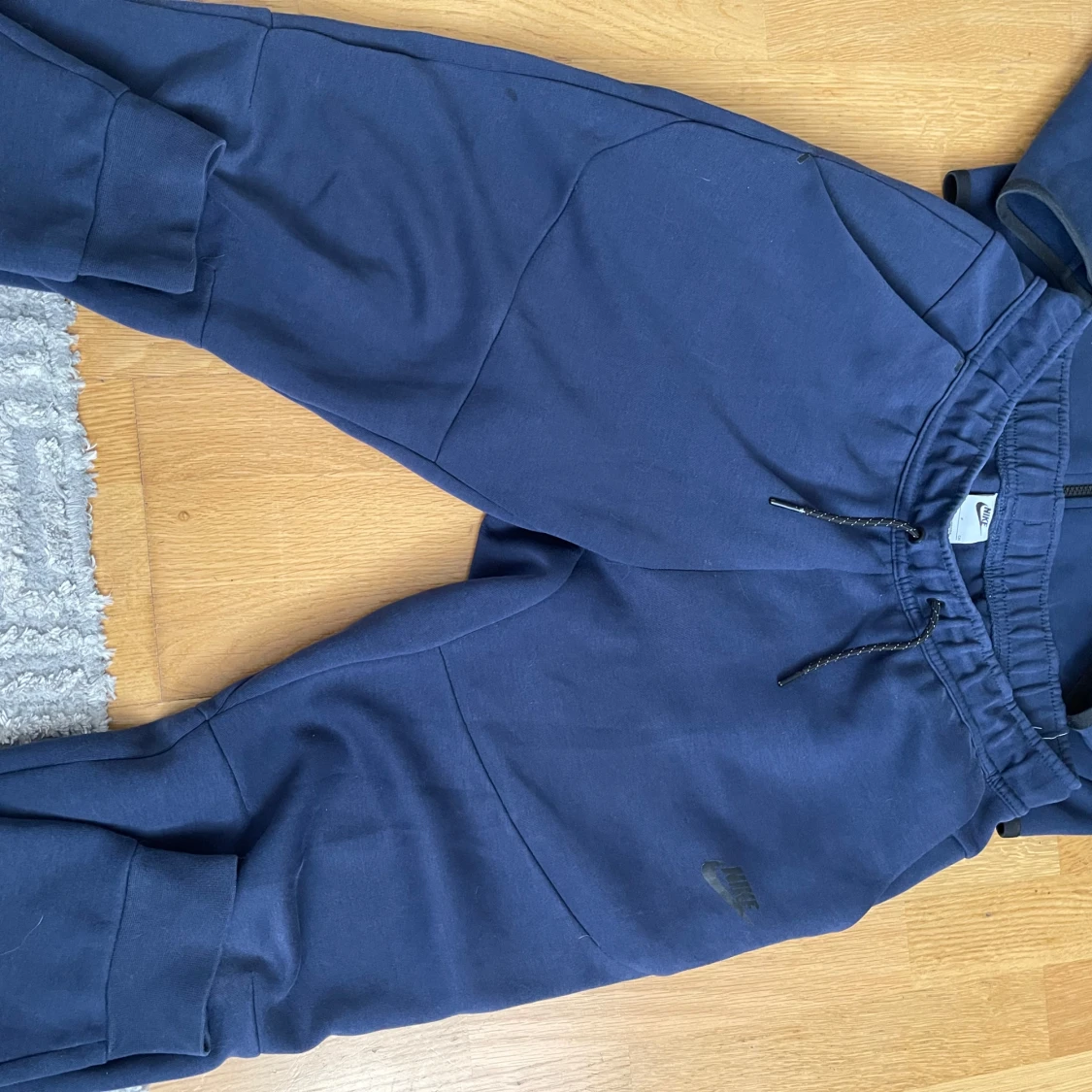 Mörkblå mjukisbyxor från Nike - 1