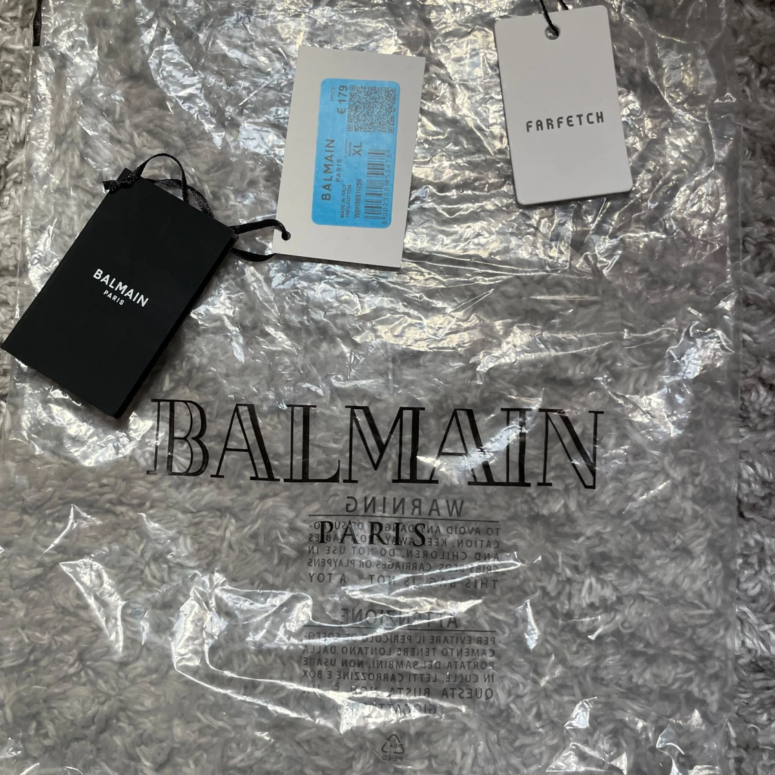 Svart t-shirt från Balmain Paris - 1