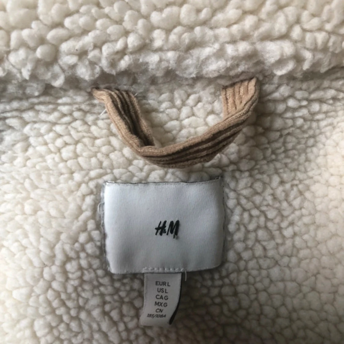 Beige manchesterjacka med teddyfoder från H&M - 3