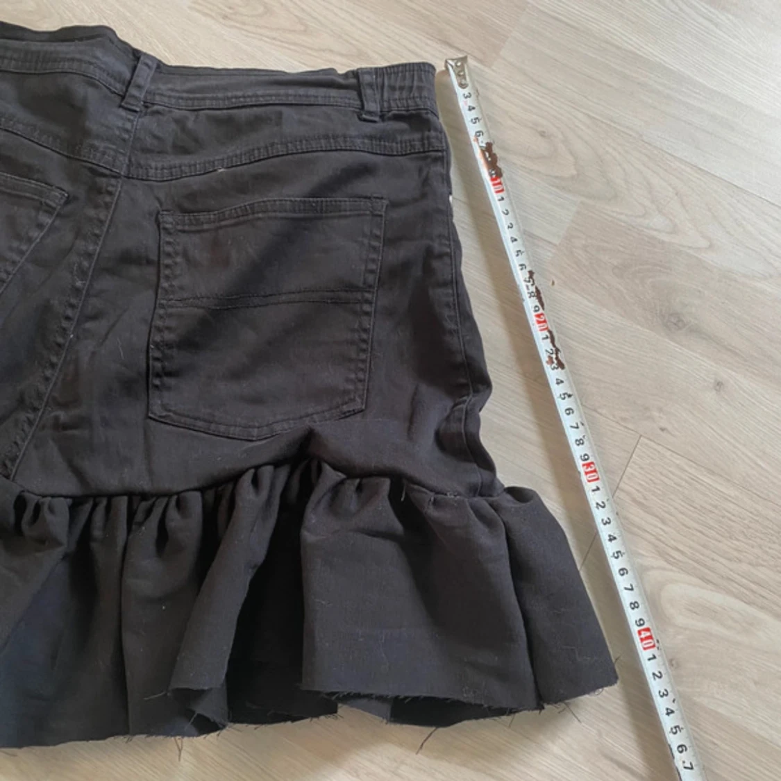 Svart volangkjol från Lagoon - 3