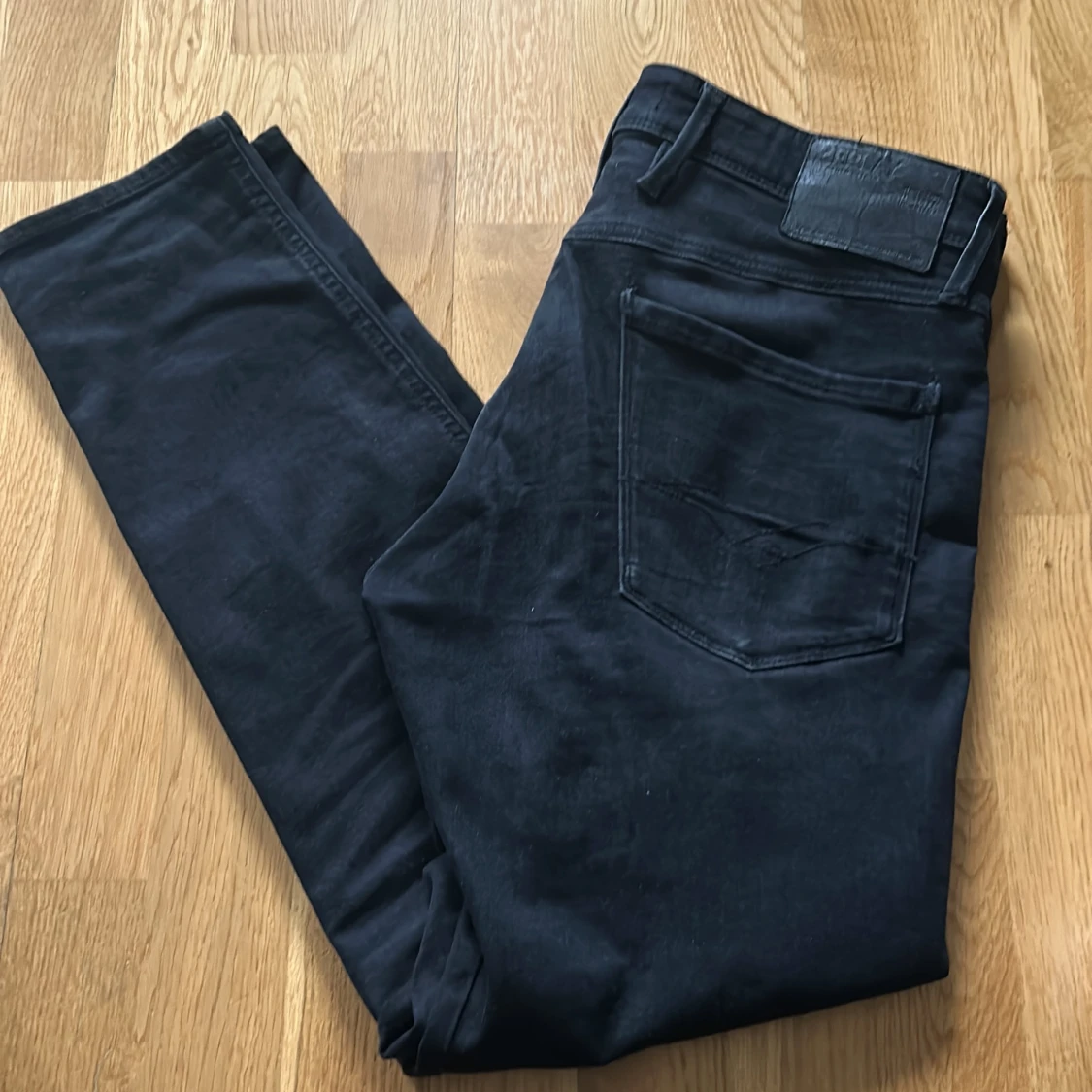 Svarta jeansbyxor från Replay - 1