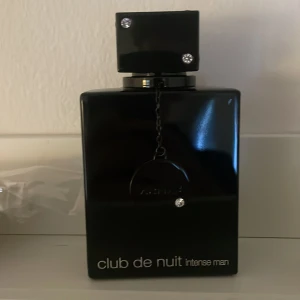 Parfym sampel club de nuit Intense man - Säljer parfym sampels. 1,2,3,4,5ml.   Hör av dig så kommer vi överens om ett billigt och bra pris!