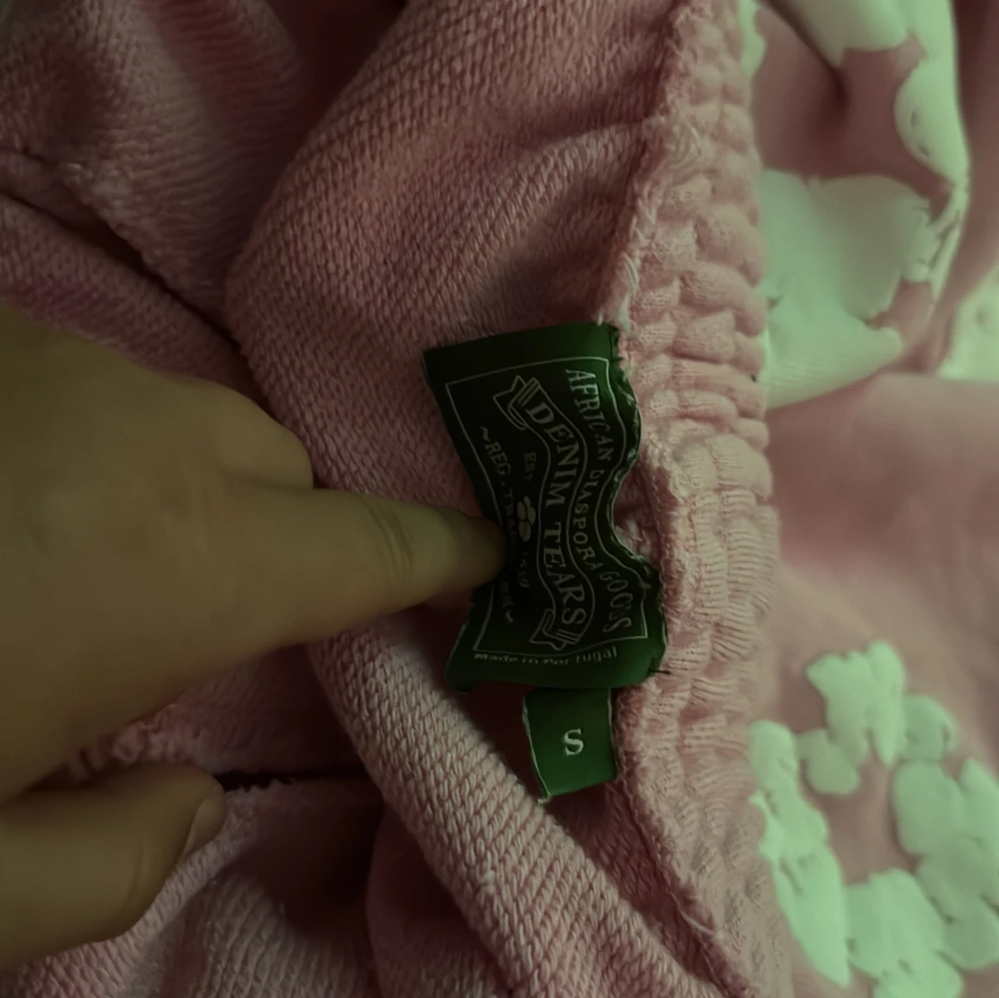 Rosa shorts med vita blommor från denim tears - 2