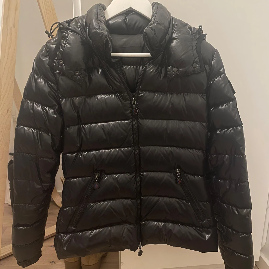 Svart dunjacka från Moncler