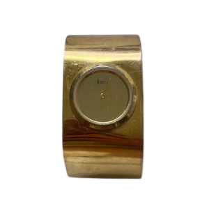 Guldbangle klocka från Inex - Guld bangle klocka med rund urtavla 💛* tecken på användning syns i bilderna! Urtavla diameter: 2.4 cm. Urtavla längd: 2.3 cm. Totala längd: 14.5 cm 