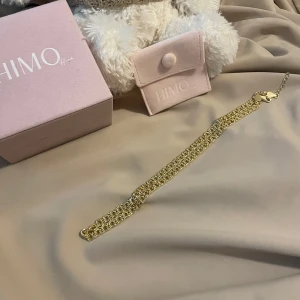Bismarck halsband i guld från HIMO signature - Säljer ett Bismarck halsband i guld från HIMO som är slutsåld på hemsidan. Oanvänd!!🩶🩶