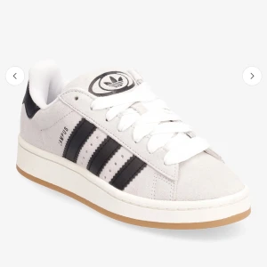 adidas campus 00 - säljer mina älskade adidas campus då jag fått nya skor men dessa är såå fina och säljer dom billigt då dom är använda men absolut i bra skick fortfarande!! skriv privat för bilder 💞💞💞💞storlek 37 eller 37 1/2