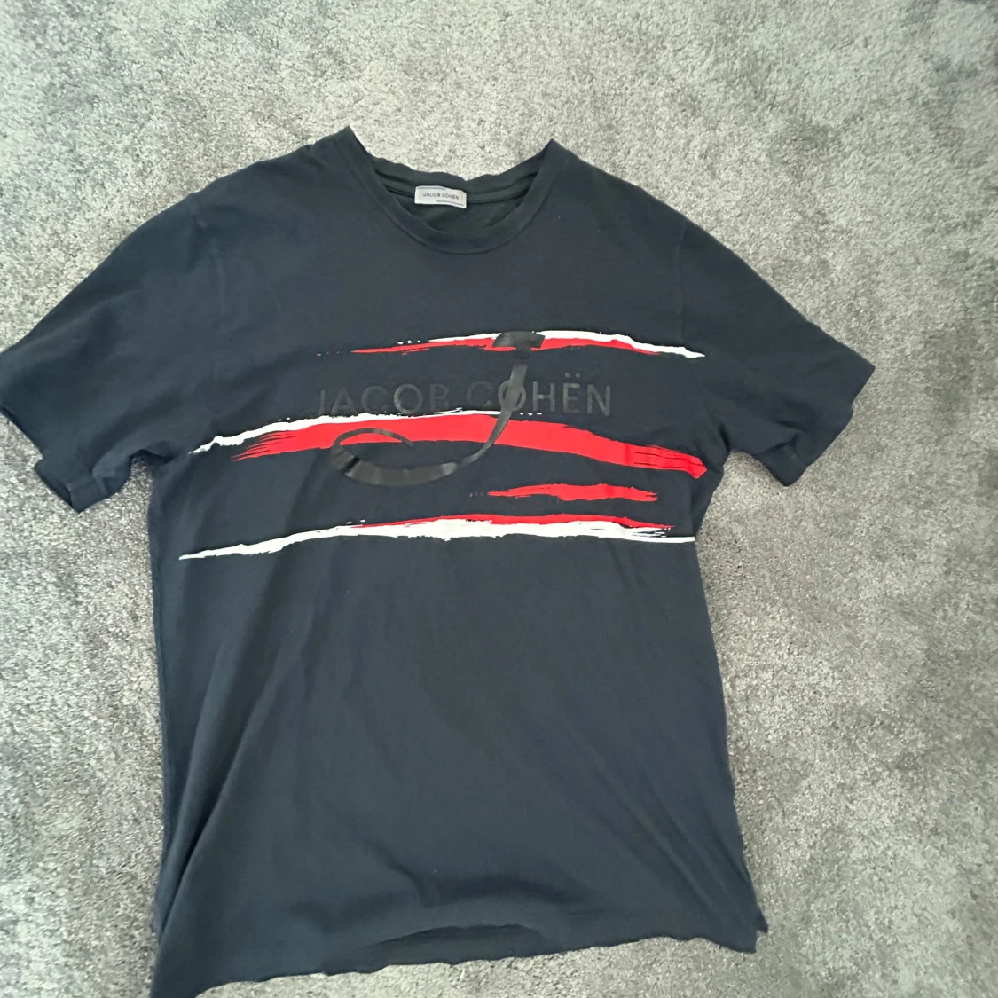 Mörkblå t-shirt från Jacob Cohën