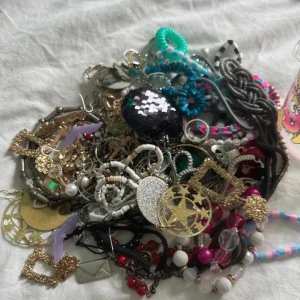 jewelry jar - burken skickas inte med, utan skickar i en påse för att det ska gå smidigare :) ❤️kontakta mig privat vid frågor 