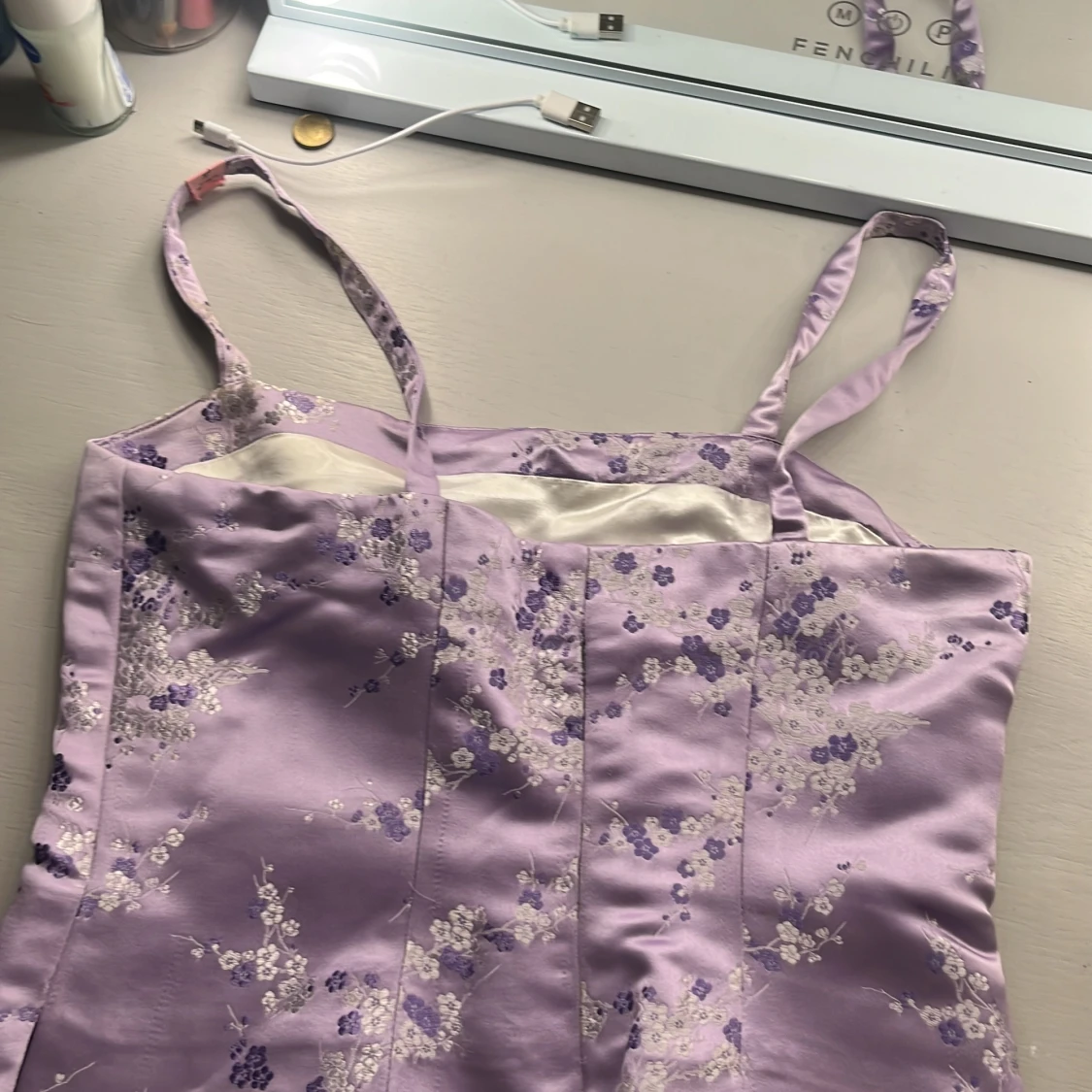 Ljuslila satinlinnetopp från MOJA design - 1